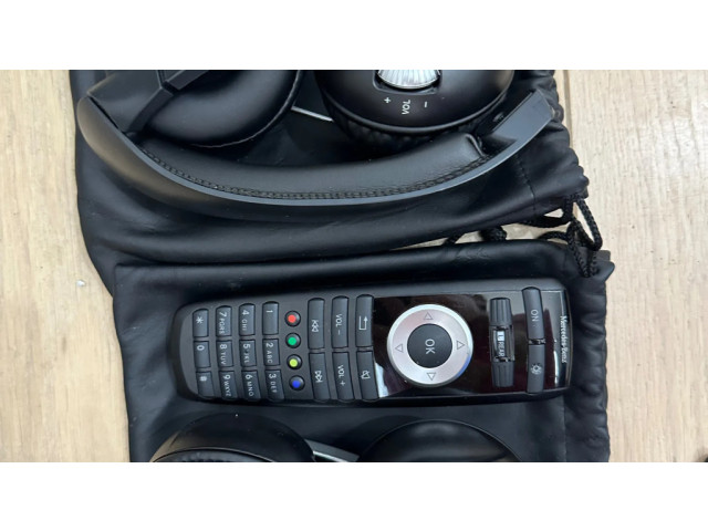 Priekinės sėdynės galvos atrama