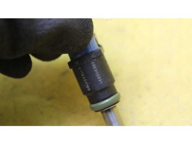 Vstřikovač 06E906031 Audi A8 S8 D4 4H