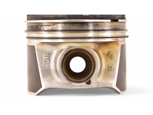  Поршень DDY DDYA DDYB 04L107065AR  Skoda Karoq  