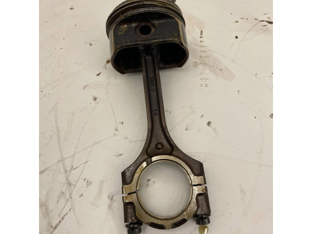 Píst 10bb14 Hyundai i30 pro benzínový motor 1.4