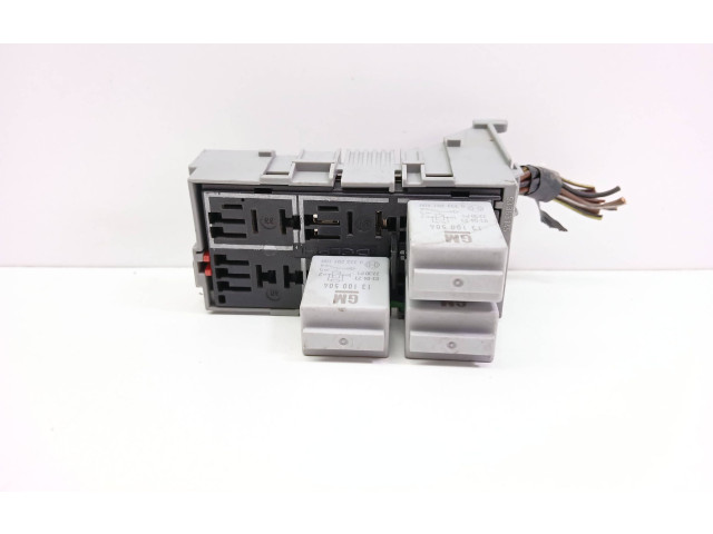 Блок предохранителей 93363145   Opel Meriva A    