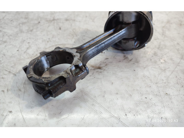  Поршень с шатуном    Nissan X-Trail T30  