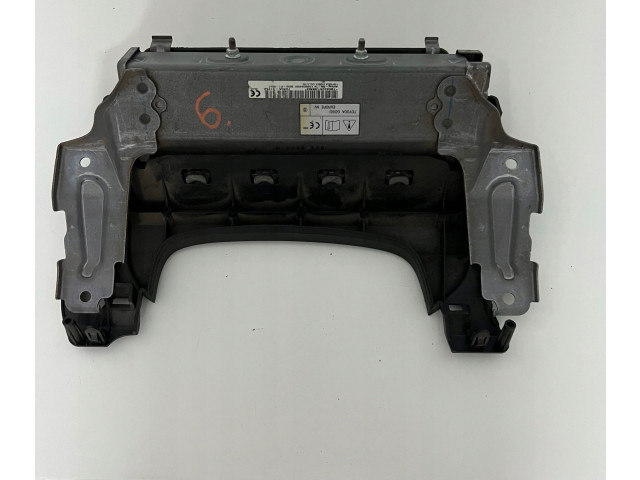 Подушка безопасности для колен 7030A31752 Mitsubishi Outlander