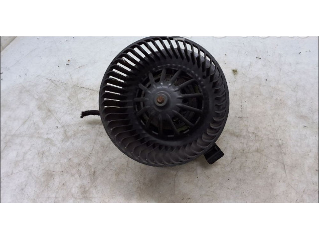 Вентилятор печки 272106020R Dacia Duster