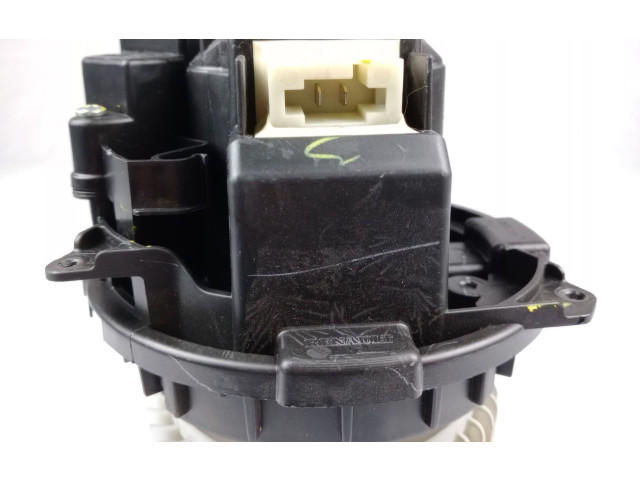 Вентилятор печки    DT116625160, 272104788R   Renault Clio V