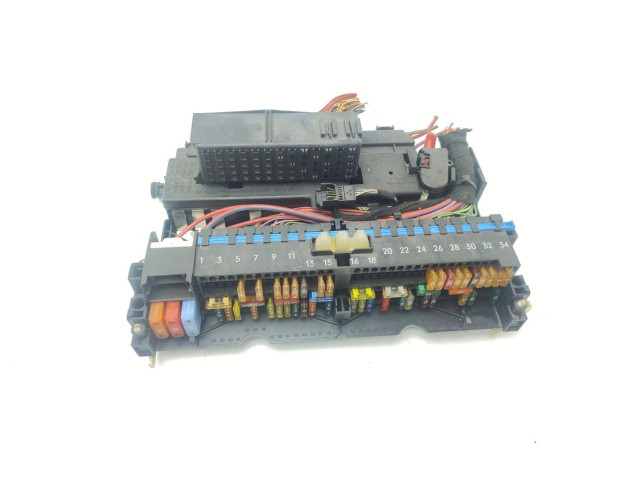 Блок предохранителей 8364542   BMW X3 E83    