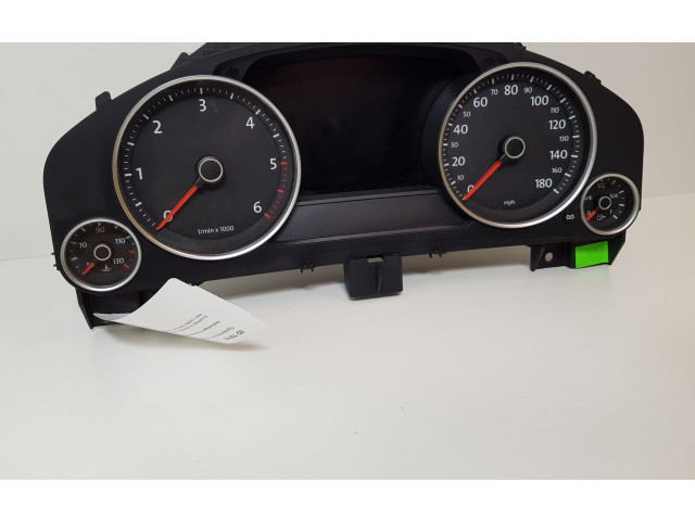 Přístrojová deska Volkswagen Touareg II 2012 7P6920981