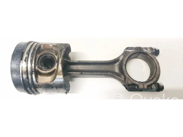 Píst 2011F Chrysler Voyager pro naftový motor 2.5