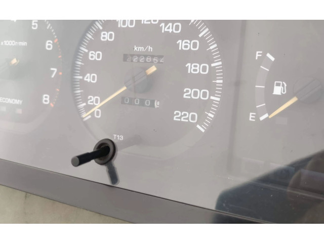 Přístrojová deska Toyota Carina T190 1992 832002B490, 69156790