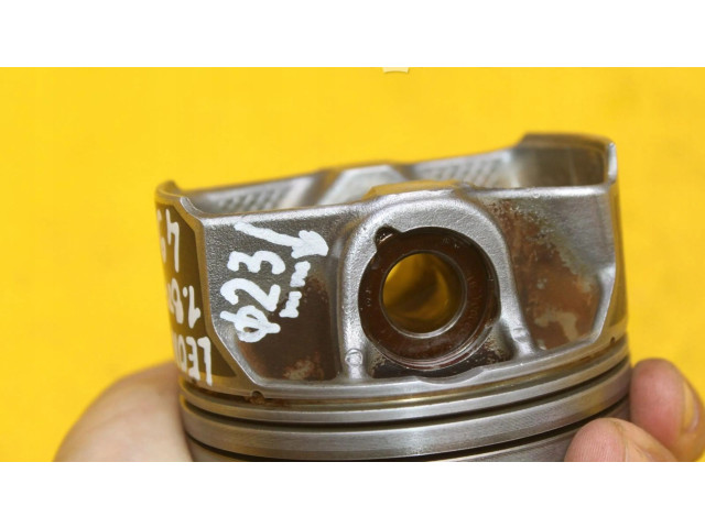 Píst 82L170 Seat Leon (5F)