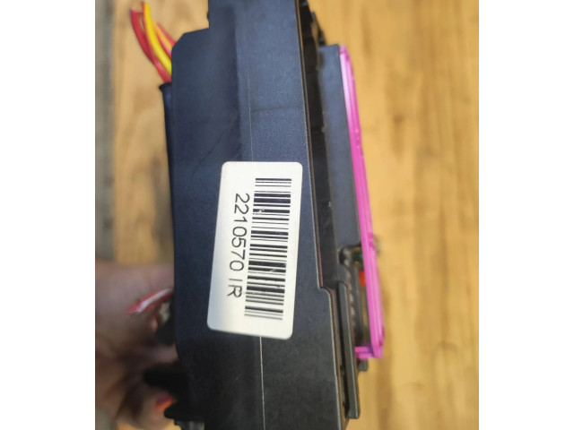 Блок предохранителей 22105701R Audi A5 8T 8F