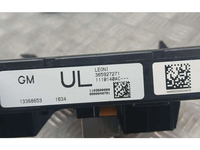   Pojistková skříňka 13368653, 365927271   Opel Zafira C 2011