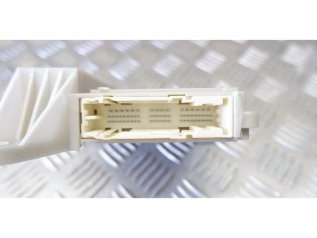 Pojistková skříňka 8267030350 Lexus GS 250 350 300H 450H 2013