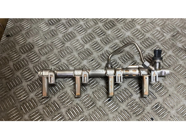 Топливная рампа CJ5G9H487BA Ford Fiesta 1.6