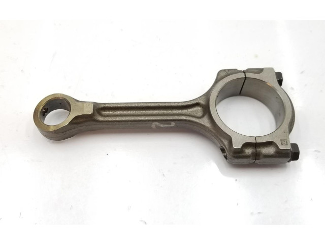 Шатун  121003320R    Dacia Sandero для бензинового двигателя 0.9