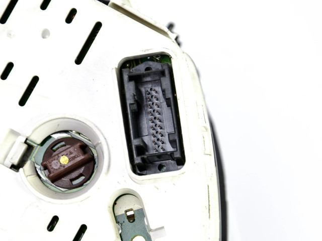 Přístrojová deska Land Rover Freelander 2002 LR0016002, YAC002480