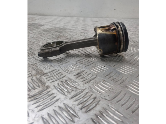 Píst 10653 Opel Vivaro