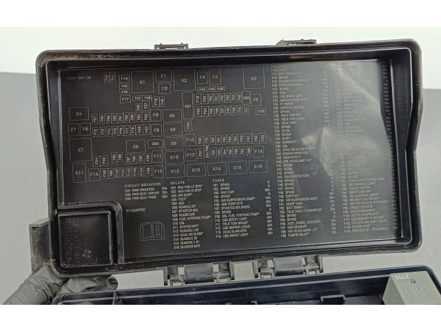 Блок предохранителей P68251627AB Jeep Grand Cherokee