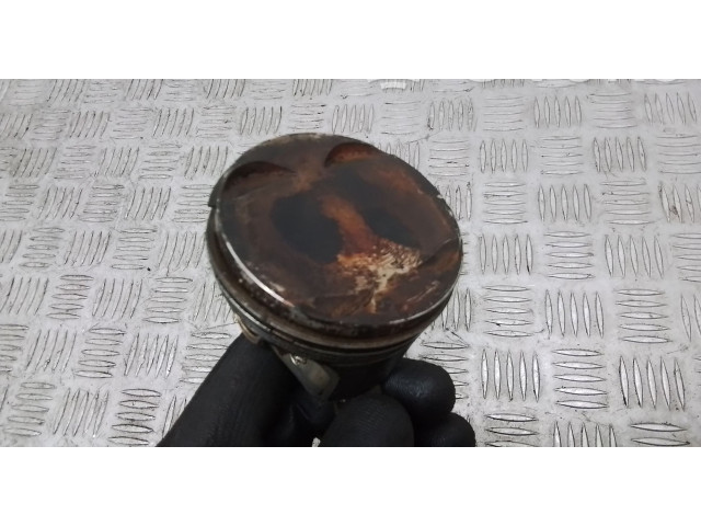 Поршень Kolben mit Pleuel  04ER  Volkswagen Jetta USA  