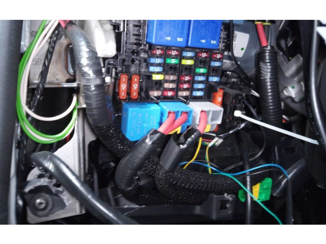 Pojistková skříňka Řídící jednotka BSM Renault Zoe 2021