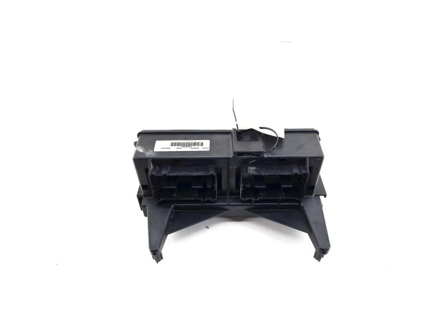 Блок предохранителей 04692087ab Jeep Grand Cherokee (WK)