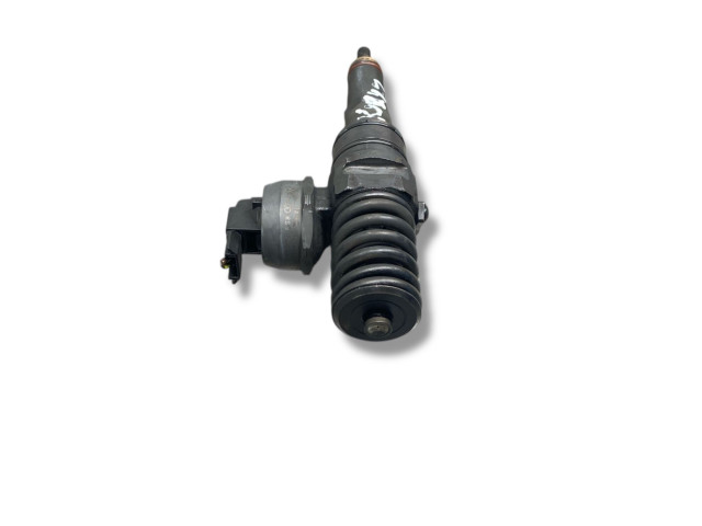 Форсунка 0414720215, 038130073ag Volkswagen Golf Plus BKC