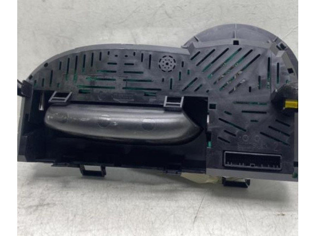 Панель приборов    Renault Twingo II       