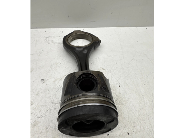 Масляный насос  OM642 6423097, 8370B  Mercedes-Benz GL X164 