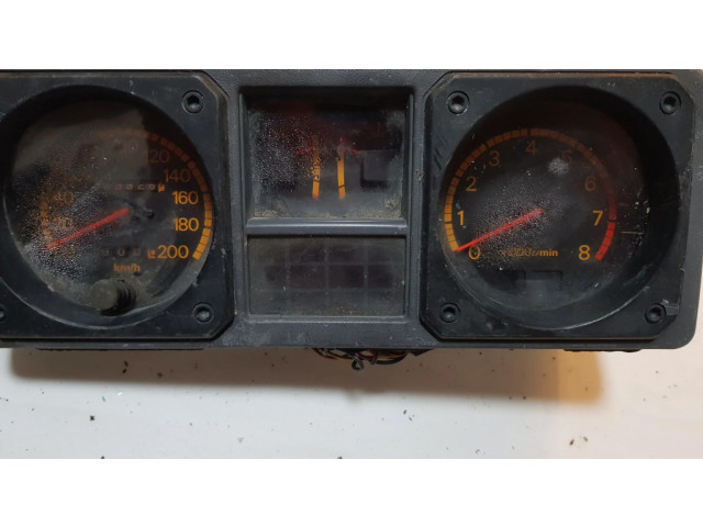 Přístrojová deska  Mitsubishi Pajero 1990 MB741967, 69726640  