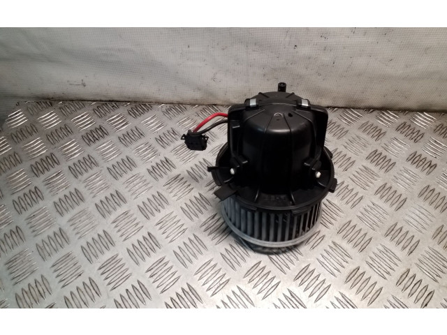 Вентилятор печки    U0854003   Audi Q5 SQ5