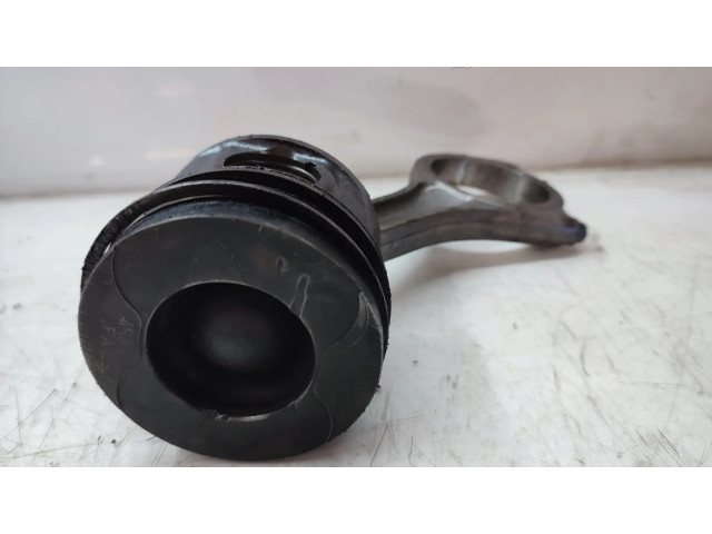 Поршень с шатуном Land Rover Discovery 3 - LR3 для дизельного двигателя 2.7