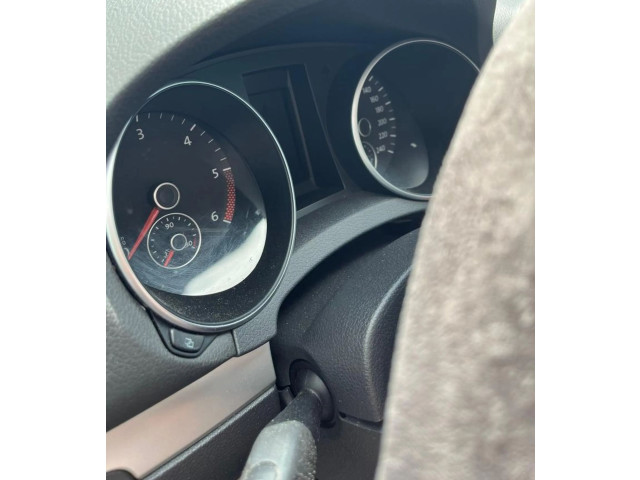 Панель приборов Volkswagen Golf VI