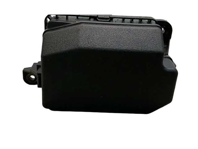 Блок предохранителей 0524NA, 3746NA Mitsubishi Outlander