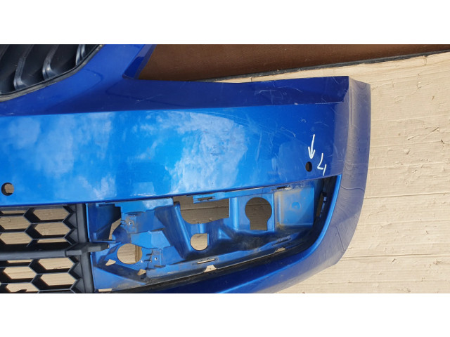 Передний бампер