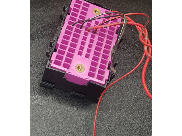 Pojistková skříňka 7H0937617 Volkswagen Transporter - Caravelle T5 2005