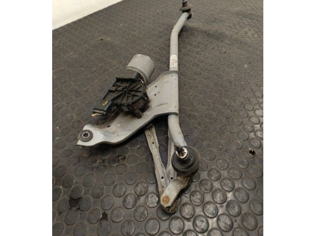 Моторчик дворников     Dacia Duster