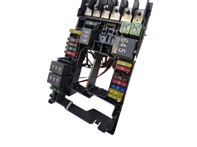 Блок предохранителей 5Q0937125B Skoda Superb B8 (3V)