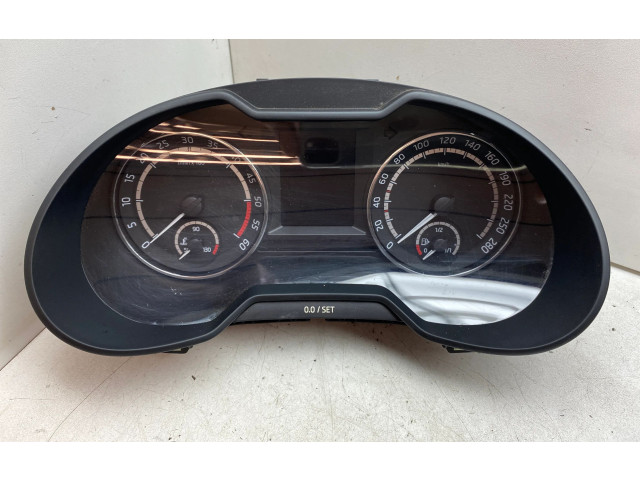 Панель приборов 5E0920757B Skoda Octavia Mk3 (5E)