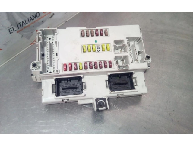 Блок предохранителей 50521889   Alfa Romeo Giulia