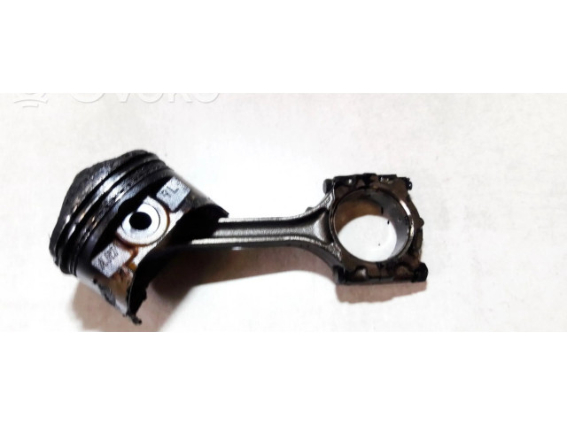 Поршень с шатуном Mitsubishi Carisma для бензинового двигателя 1.8