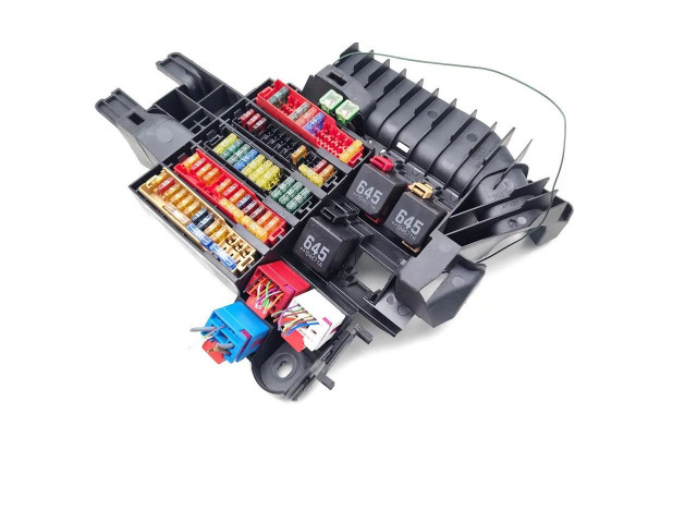 Блок предохранителей 8W2971845A Audi A4 Allroad