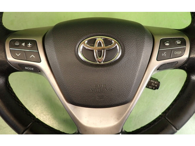 Volant Toyota Avensis T270 2012