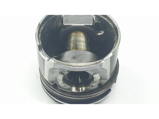 Píst 1455691, 1111AA Ford Focus pro naftový motor 1.6