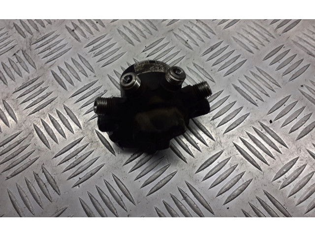 Топливная рампа 8200057345 Nissan Almera N16