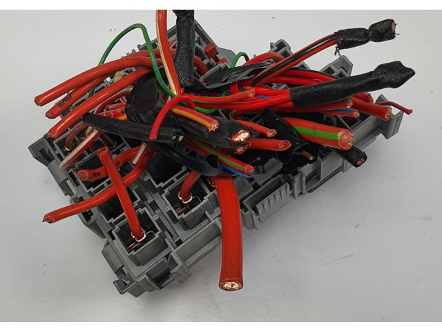 Pojistková skříňka Porsche Cayenne (9PA) 2006