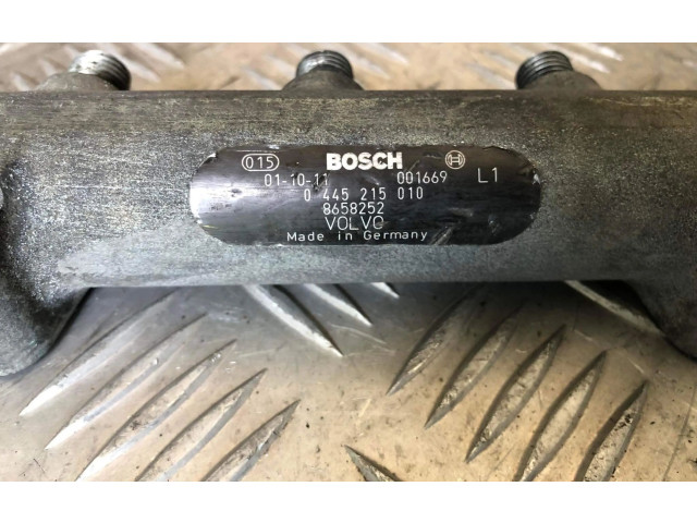 Топливная рампа 8658252, 001669 Volvo XC90