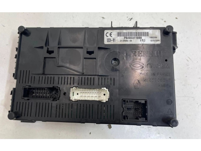 Блок предохранителей Renault Clio II