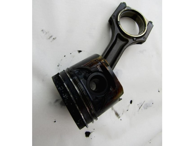 Píst 11258580699 BMW 5 F10 F11