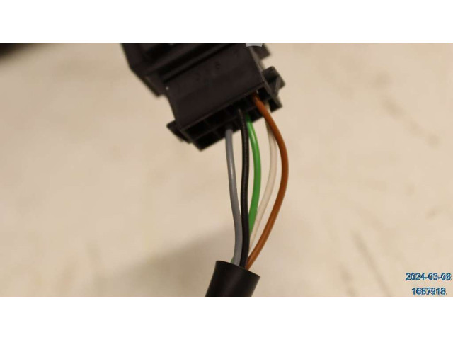 Зеркало электрическое Skoda Fabia Mk2 (5J) 2007 - 2014 года