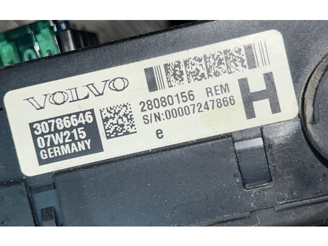   Pojistková skříňka 30786646, 28080156   Volvo XC90 2007